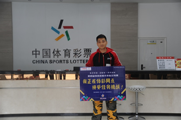 占比约为 占比约为